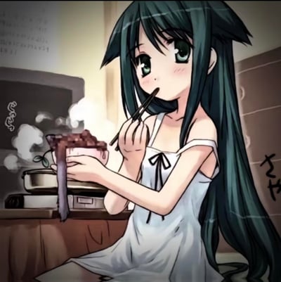 图中是视觉小说《沙耶之歌》的角色沙耶，她身着白色吊带裙，手持碗筷，正准备享用碗中的“餐食”——但这并非人类认知里的正常食物，而是类似沙耶自身的触手状怪异物体，还冒着热气。沙耶的表情带着羞涩的温柔，结合原作设定，这是她按照自己的认知为爱人准备的“食物”，在人类视角下充满诡异感，凸显了作品中“认知错位”的核心设定。