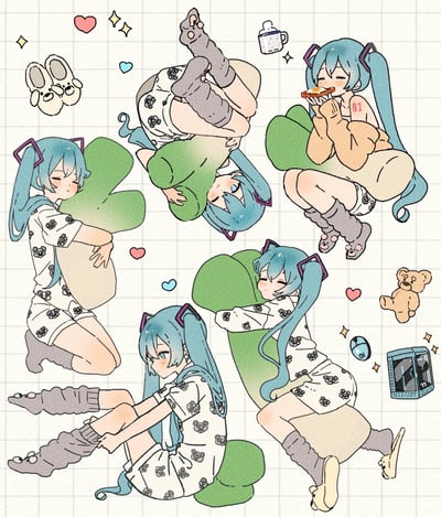 这幅插画描绘了虚拟歌手初音未来的多种居家状态：抱着绿色抱枕跪坐休憩、倒抱着抱枕调皮玩耍、双手捧着煎蛋吐司享用、正专注地穿袜子、趴在抱枕上放松休息。画面还搭配了小狗拖鞋、小熊玩偶、带盖马克杯等软萌居家小物件，整体风格治愈软萌，传递出慵懒放松的居家氛围，没有双关或谐音梗内容。