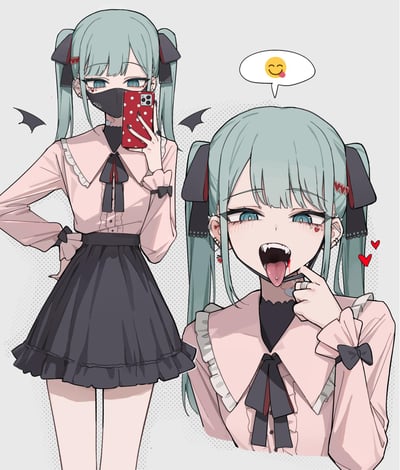 这是一幅以VOCALOID虚拟歌手初音未来为原型的同人二创插画，采用左右分镜的构图呈现角色的两种状态：左侧的初音扎着标志性的双马尾，搭配黑色蕾丝蝴蝶结，戴着印有纹路的黑色口罩，手持红底白点手机壳的手机自拍，整体是暗黑哥特风造型，耳饰、眼妆细节满满，背景还有小蝙蝠装饰，表情冷淡疏离；右侧的初音拉下口罩，露出尖锐的獠牙、舌钉，嘴角带有血迹，眼神魅惑带着病娇感，旁边的对白气泡里是😋的emoji，还有爱心点缀，展现出甜酷反差的风格，图中没有双关、谐音梗或暗示内容。