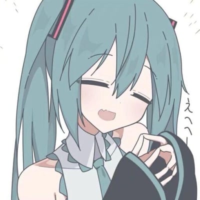 图片中是一位蓝发双马尾的动漫少女，她闭着眼睛，嘴角上扬，露出了开心的微笑表情。她穿着一件带有花边领子的白色上衣，双手交叠放在胸前，姿态显得十分可爱和满足。右侧有日文拟声词"えへへ"，表现出少女害羞或开心的笑声。整体画面简洁，以白色为背景，突出人物形象。