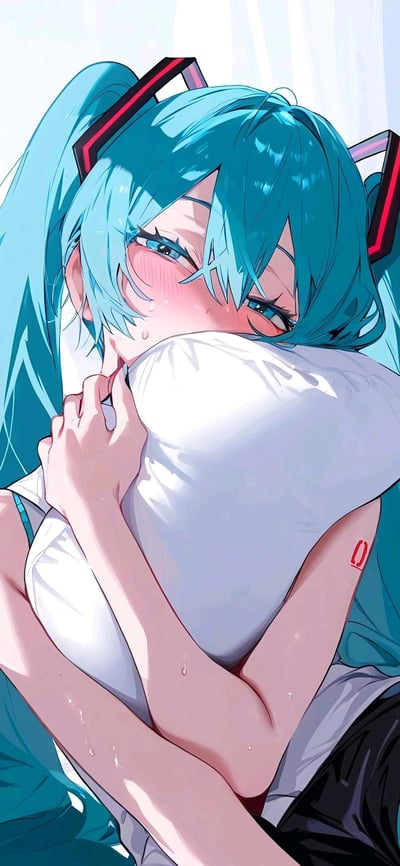 这是一幅AI绘制的虚拟歌手初音未来的同人插画，画面中的初音未来有着标志性的湖蓝色双马尾，脸颊泛红冒汗，眼神带着羞涩感，双手紧紧抱着白色枕头，将半张脸埋在枕头上，姿态显得十分害羞窘迫，整体画风软萌细腻，传递出娇憨的氛围。图中没有双关、谐音梗或暗示内容。
